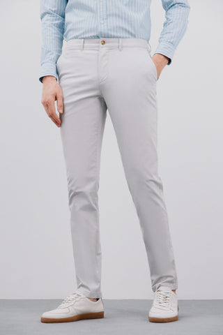 Pantalón Slim Fit con Bolsillos