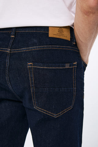 Jeans Corte Slim Fit con Bolsillos