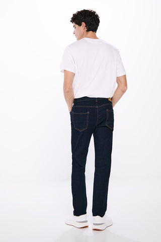 Jeans Corte Slim Fit con Bolsillos