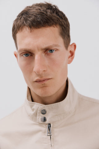 Chaqueta Cuello Alto con Bolsillos