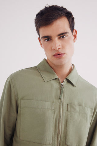 Camisa con Zipper y Bolsillos de Lino