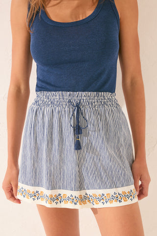 Short con Cintura Elástica Estampado Rayas.