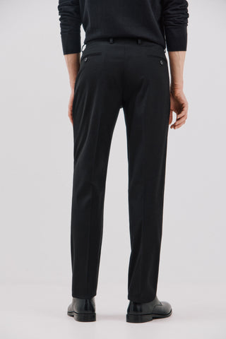 Pantalón Slim Fit con Bolsillos.