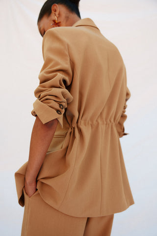 Blazer con Hombreras Cuello Solapa