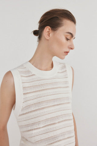 Blusa sin Mangas con Tejido Metalizado