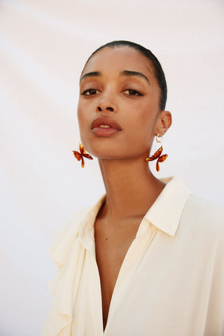 Camisa Manga Larga con Volante Asimétrico