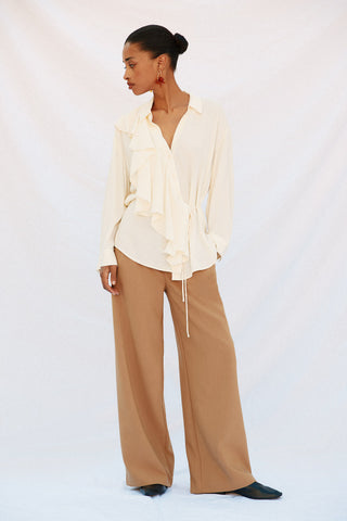 Camisa Manga Larga con Volante Asimétrico