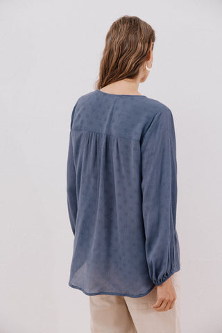Blusa Manga Larga con Detalle Borla