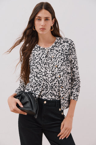 Cárdigan Corto con Estampado Animal Print.