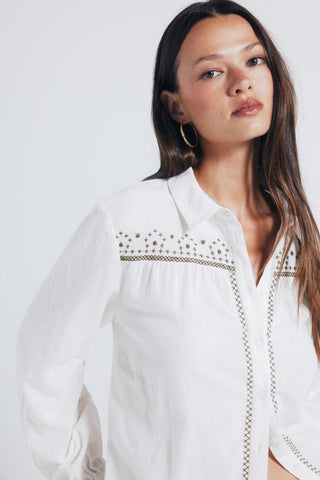 Camisa Manga Larga con Detalle Bordado