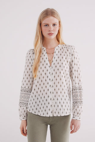 Blusa Manga Larga con Detalles Bordados