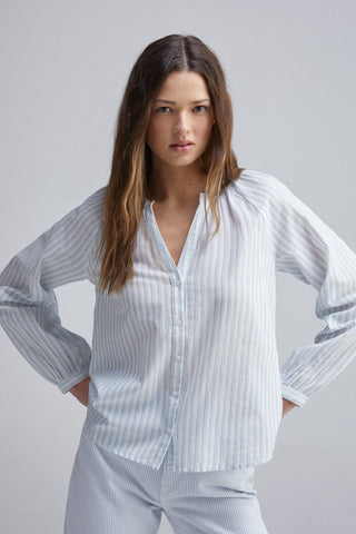 Blusa Cuello Mao con Volumen