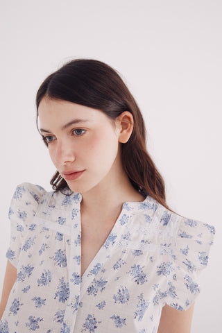 Blusa Manga con Volantes y Detalle de Encaje