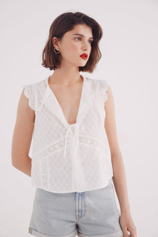 Blusa sin Mangas con Detalle de Encaje