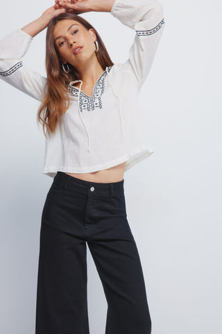 Jeans Talle Alto con Bajo Deshilachado