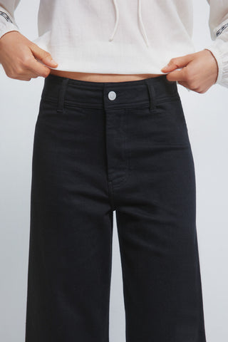 Jeans Talle Alto con Bajo Deshilachado