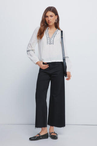 Jeans Talle Alto con Bajo Deshilachado