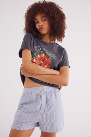 Short Talle Medio con Estampado de Rayas