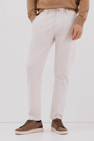 Jeans Recto Talle Medio con Bolsillos
