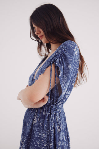 Vestido Manga Corta con Lazos Ajustables