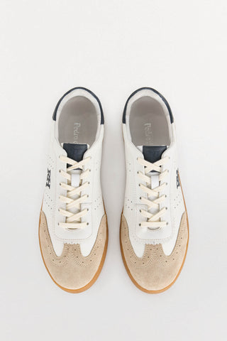 Tenis de Piel con Logo Grabado, Mujer