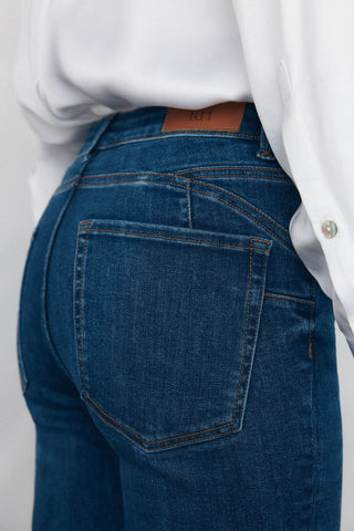 Jeans Flare Push Up con Bolsillos