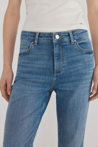 Jeans Flare Talle Alto con Bolsillos