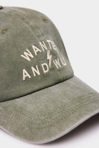 Gorra con Texto Bordado