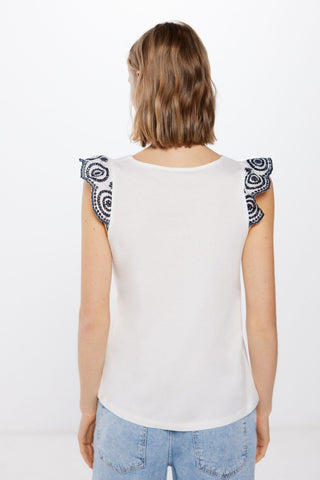 Camiseta Manga Corta con Volantes.