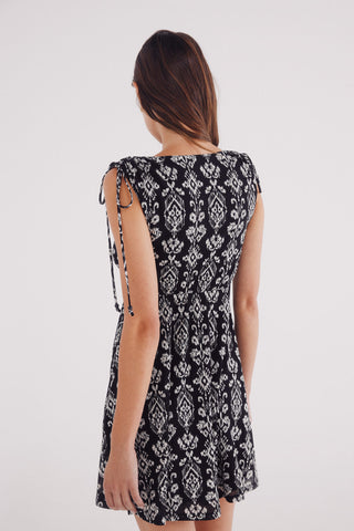 2.T.A.Corto Rib Sm Ikat Negro.