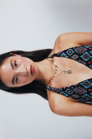 Blusa con Escote Halter Estampado Geométrico