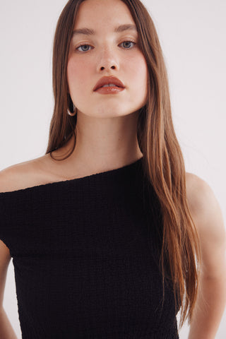 Blusa Ajustada con Escote Asimétrico