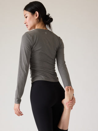 Camiseta Deportiva con Detalle Fruncido