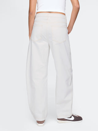 Jeans Barrel Talle Alto con Bolsillos