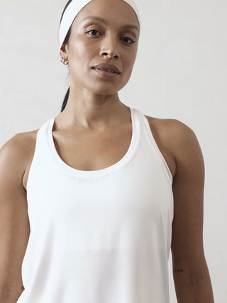Camiseta Deportivo con Detalle en la Espalda