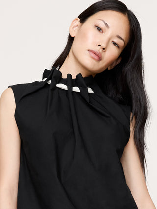 Blusa sin Mangas con Detalle Cuello