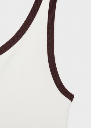 Camiseta Asimétrica con Ribete en Contraste