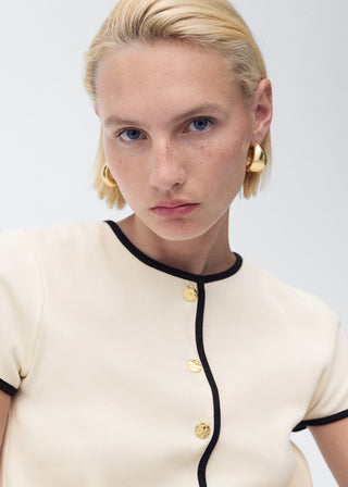 Camiseta con Ribetes en Contraste