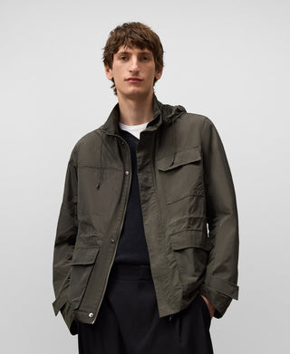 Chaqueta Cuello Alto con Bolsillos