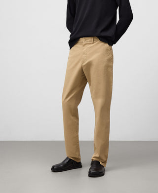 Pantalón Chino Regular Fit con Bolsillos
