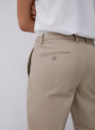 Pantalón Chino Corte Slim con Bolsillos