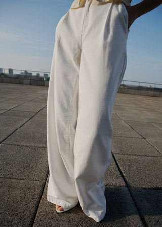 Jeans Wide Leg con Detalle de Pinzas