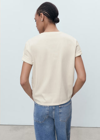 Camiseta Manga Corta con Bordado Floral