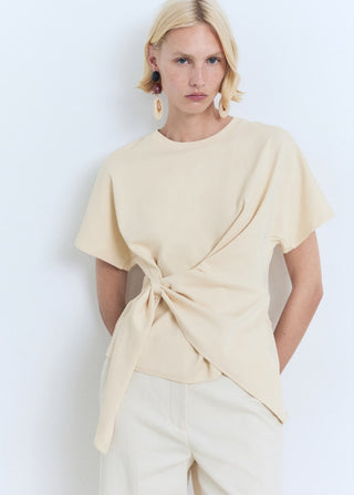 Camiseta Manga Corta con Detalle de Nudo