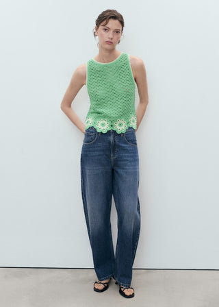 Blusa de Crochet con Detalle Floral