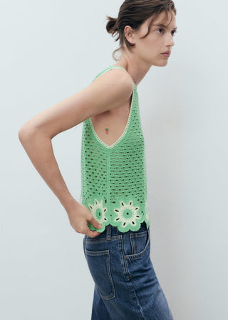 Blusa de Crochet con Detalle Floral