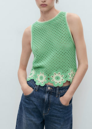 Blusa de Crochet con Detalle Floral