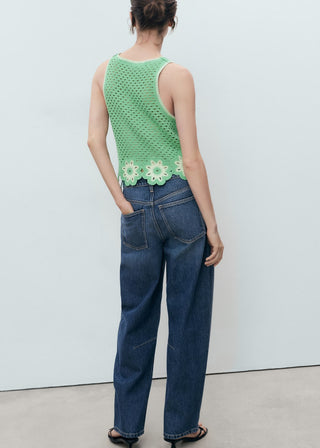 Blusa de Crochet con Detalle Floral