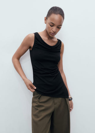 Blusa Drapeada con Escote Asimétrico