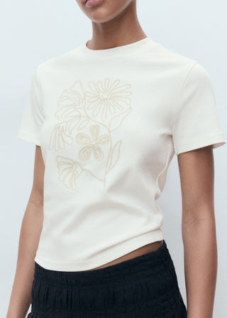 Camiseta Manga Corta con Bordado Floral
